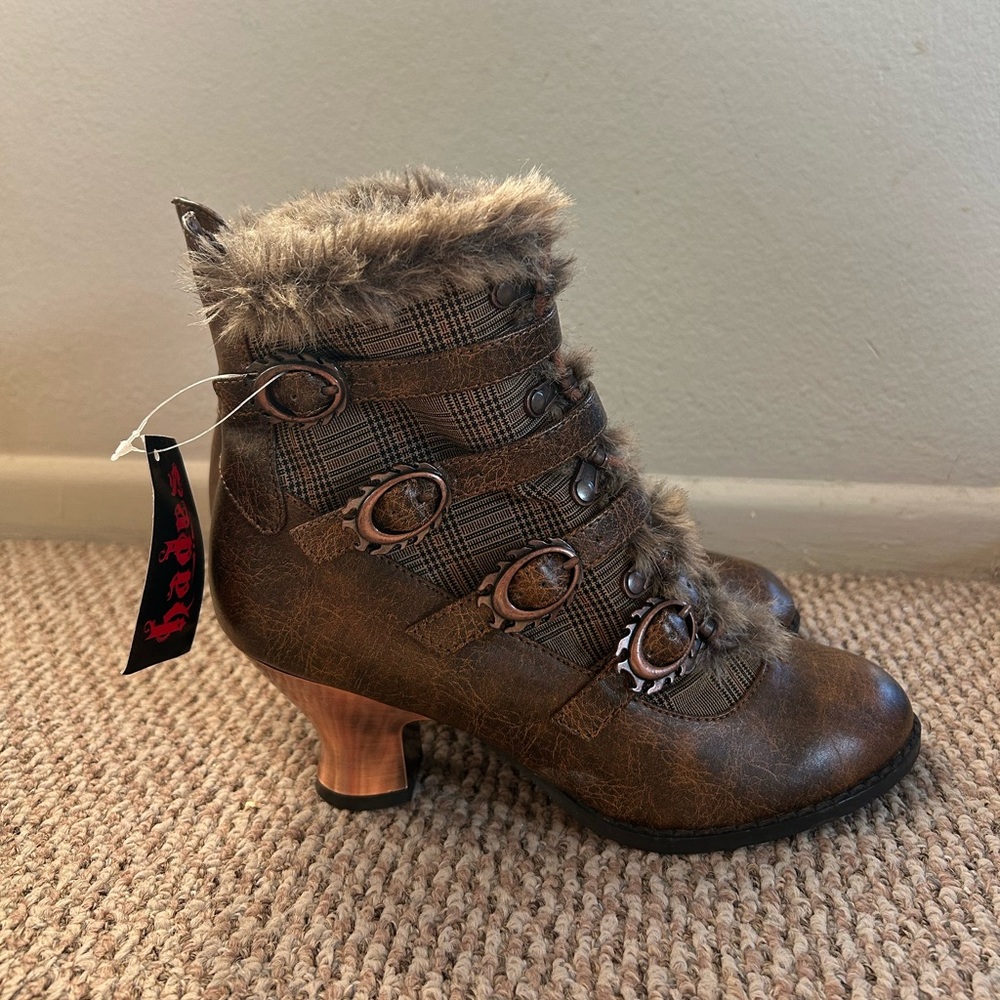 Hades Footwear ankle boots w faux fur NWT
